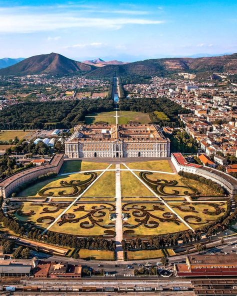 Palace Of Caserta, Italy Vibes, Campania Italy, The Royal Palace, Italian Beauty, Royal Residence, Stately Home, Royal Palace, Amalfi Coast