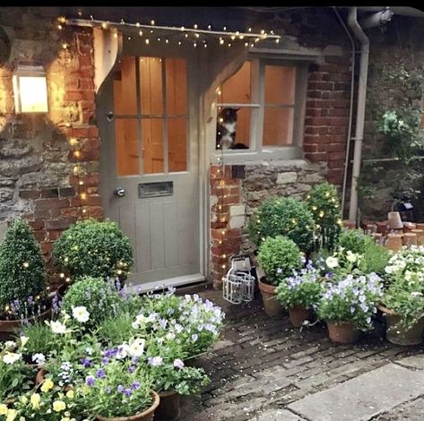 Charlotte-Anne Fidler Cottage Style Front Doors, Cottage Front Door, Cottage Entrance, Cottages Interiors, Cottage Stairs, Cottage Front Doors, Country Cottage Garden, Cottage Porch, Cottage Door