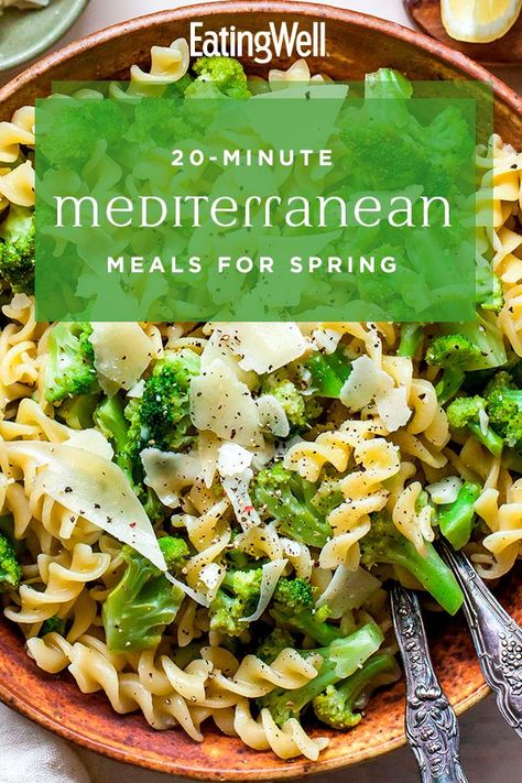 Mederteranian Diet Meal Prep, Mederteranian Diet Meal Plan, Spring Mediterranean Recipes, Mediterranean Diet Couscous Recipes, Green Mediterranean Diet Recipes, Mediterranean Diet Menu, Mediterranean Lunch, Diet Pasta, Mediterranean Diet Food List