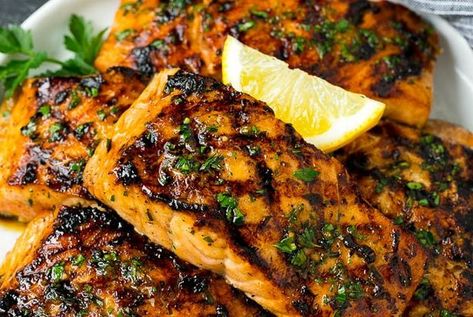 Grilled Salmon with Garlic and Herbs Salmon With Lemon, Easy Dinner Options, Grilled Salmon Recipes, Marinated Salmon, Super Easy Dinner, Healthy Salmon Recipes, Healthy Salmon, Dinner Options, Grilled Salmon