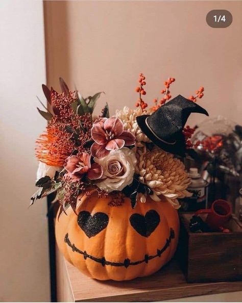 Halloween Flower Arrangements, Halloween Floral Arrangements, Pumpkin Floral Arrangements, Creative Pumpkin Painting, Pumpkin Arrangements, Pumpkin Display, Carving Pumpkins, Halloween Floral, Pumpkin Carvings