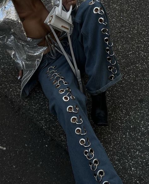 Straight Blue Jeans, Look Festival, Diy Vetement, Denim Pants Women, Estilo Punk, New Classic, Spring 2024, Mode Inspiration, Diy Fashion