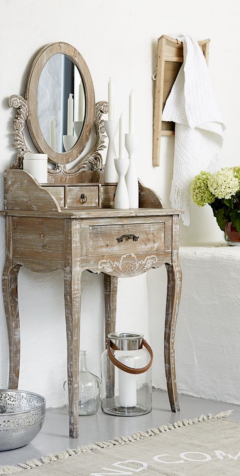 Wood dressing table in light brown and white wash finish Provencal Interior, Shabby Chic Kitchen Shelves, French Provincial Dresser Makeover, French Style Bedroom Furniture, Cinder Block Furniture, Wood Dressing Table, Vintage Dressing Table, Small Dressing Table, White Washed Furniture