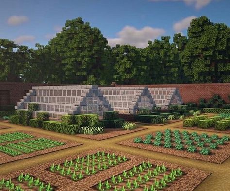 Minecraft Outdoor Wall Designs, Minecraft Houses With Farm, Cool Minecraft Farms, Survival World Builds, Large Minecraft Farm, Minecraft Old House Ideas, Minecraft Courtyard Garden, Minecraft City Blueprints, Minecraft Unique House Ideas