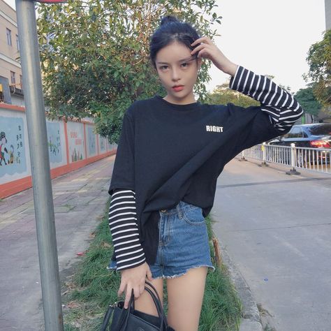 Layering, stripe sleeve, long sleeve under t shirt, korean fashion, k fashion, street style Korean Fashion Ideas, Under Shirt, Korean Fashion Outfits, Clothes Korean Style, K Fashion, Couture Mode, Shirts Women Fashion, Korean Fashion Trends, Mode Inspo