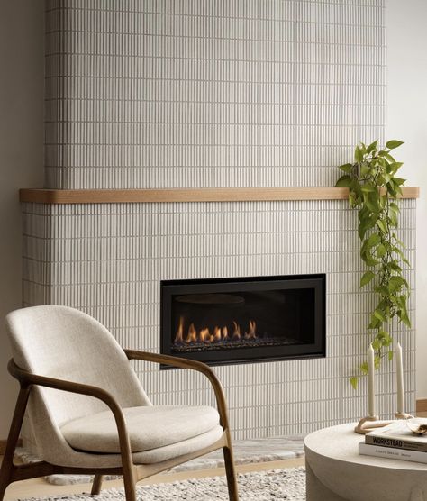 35 Brilliant Linear Fireplace Ideas For A Cozy Living Room Linear Fireplace Ideas, Midcentury Modern Fireplace, Tiled Fireplace Wall, Tile Around Fireplace, Minimalist Fireplace, Fireplace Feature Wall, Fireplace Tile Surround, Linear Fireplace, Fireplace Ideas