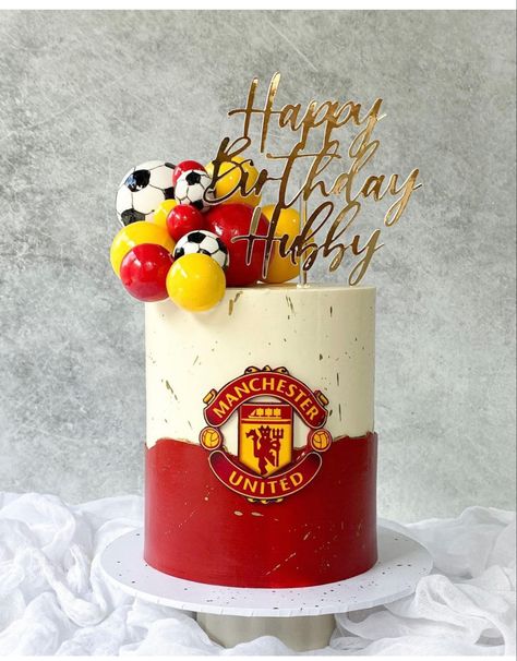 Manchester Cake Ideas, Manchester Cake Birthdays, Manchester United Party Decorations, Manchester United Theme Party, Manchester United Cakes Birthday For Men, Football Cakes For Men, Manchester United Birthday Party Ideas, Manchester United Theme Cake, Man United Cake Ideas