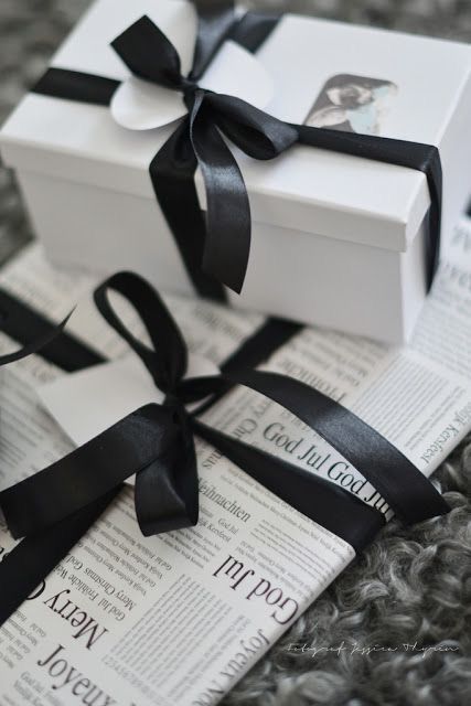 Black White Christmas, Gift Wrapping Inspiration, Gift Wrapper, Creative Gift Wrapping, Beautiful Gift Wrapping, Black Christmas, Wrapping Ideas, Noel Christmas, Diy Birthday Gifts