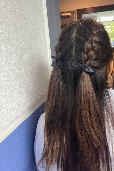 Trendy Hairstyle, Ribbon Hairstyle, Peinados Fáciles Para Cabello Corto, Hair Stylies, Hair Up Styles, Hair Stylist Life, Short Hair Styles Easy, Easy Hairstyles For Long Hair, Aesthetic Hair