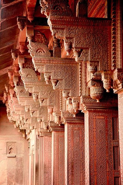 Columns at the Red Fort, India Red Fort Interior, Rajasthani Architecture, Beautiful Mosque, Moodboard Fashion, Jama Masjid, India Architecture, Amazing India, Mughal Architecture, Red Fort