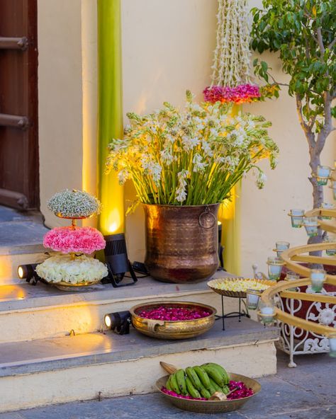 Blending traditions with a global touch! 🌸✨ Our South Indian wedding decor infused with exquisite Thai florals, directly sourced from Thailand, creates a vibrant and unique setting that elevates tradition to a new level of elegance From heritage to contemporary, this fusion brings the best of both worlds together for a truly unforgettable celebration💐💛 . Design- @theweddingsquare_ Florals - @fragranceflowerz . . . . . [Fragranceflowerz, Wedding, Decor, Royalwedding, Explorepage, Magic, Drea... South Indian Wedding Decor, Indian Wedding Decor, Celebration Design, South Indian Wedding, Indian Wedding Decorations, Wedding Deco, Wedding Inspo, Indian Wedding, Wedding Decor