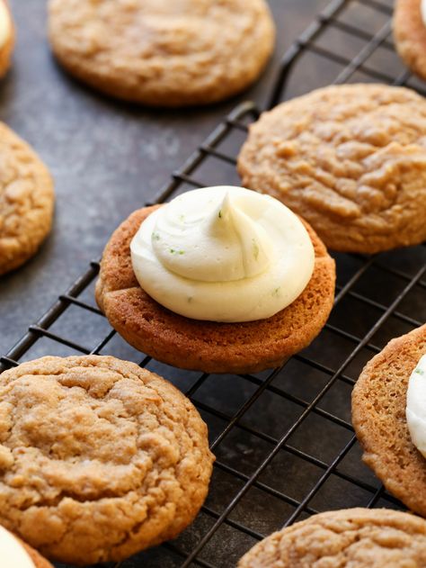 Key Lime Pie Sandwich Cookies Key Lime Sandwich Cookies, Key Lime Pie Cookies, Key Lime Filling, Twix Cookies, Graham Cookies, Key Lime Desserts, Lime Cookies, Summer Cookies, Lime Pie