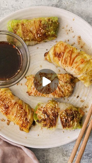 Jean Choi 🇰🇷🇺🇸 | 20 minute pan fried cabbage roll shrimp dumplings! Protein packed and low carb, these are so flavorful, juicy, and delicious. Don’t skip on... | Instagram Recipes For Napa Cabbage, Low Carb Chinese Recipes, Pan Fried Cabbage, Cabbage And Shrimp, Cabbage Shrimp, Low Carb Chinese, Shrimp Dumplings, Cabbage Roll, Fried Cabbage