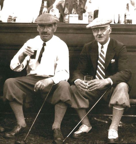 Vintage Golf Photos, Golf N Stuff, Hickory Golf, Golf Buggy, Horse Posters, Golf Drivers, Womens Golf Fashion, Golf Tips For Beginners, Vintage Golf