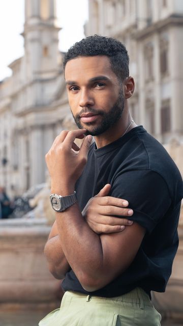 Brandon Bell, Lucien Laviscount, Octo Finissimo, Best Physique, White Nike Shoes, Male Actors, Corte De Cabelo Masculino, Emily In Paris, Men Fashion Casual Outfits