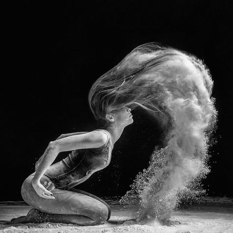 Dance Photographers Who Expertly Capture the Movement of Dancers Alexander Yakovlev, Dancing Poses, Movement Photography, Motion Photography, Dance Movement, Poses Human, Dance Photos, Shooting Photo, Dance Photography