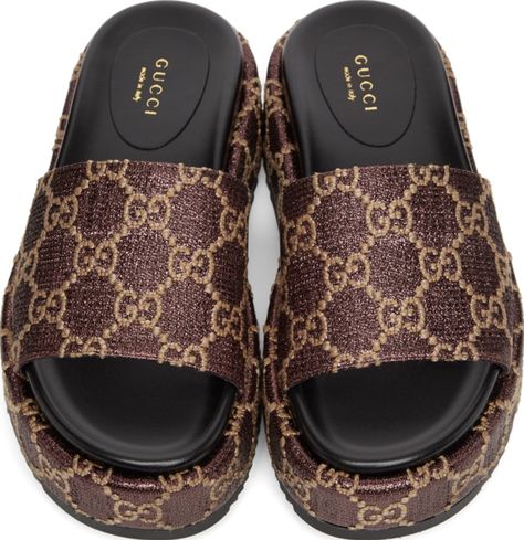 Black Gucci Slides, Gg Sandals, Gucci Flip Flops, Gucci Outfits, Kitten Heel Sandals, Buy Gucci, Logo Pattern, Tory Burch Flats, Leather Slides