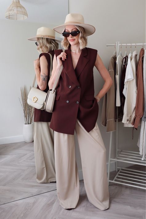 Sleeveless Blazer Street Style, Oversized Waistcoat Outfit, Oversized Vest Outfits For Women, Wide Leg Trousers Outfit Summer, Long Waistcoat Outfit, Oversized Vest Outfit, Trousers Outfit Summer, Sleeveless Jacket Outfit, Waist Coat For Women