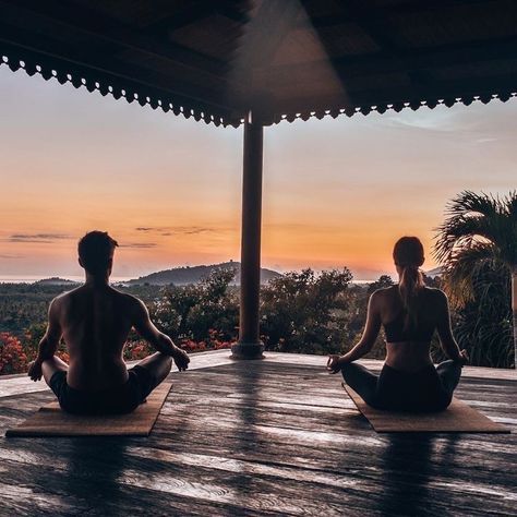 Couples Meditation, Photo Yoga, Yoga Shala, Ashtanga Vinyasa Yoga, Yoga Studio Design, Couples Yoga, Yoga Aesthetic, Image Couple, Life Vision Board