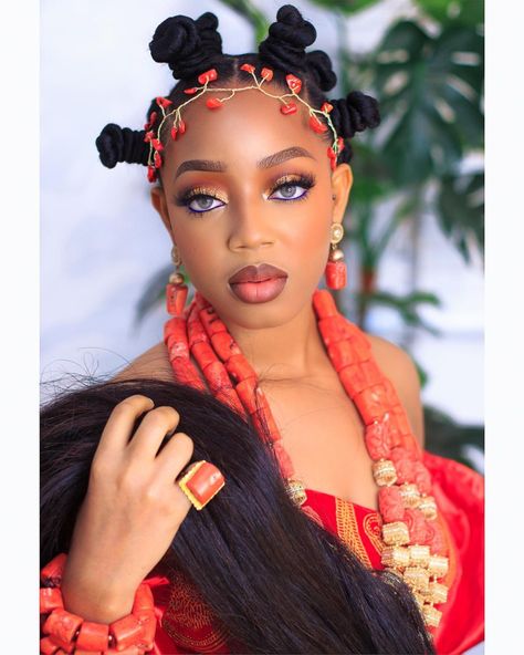 Come Through Elegantly On Your Trad With This Alluring Igbo Beauty Look Igbo Bridal Hairstyles, Igbo Traditional Hairstyles, Igbo Bride Hairstyles, Igbo Hairstyles, Traditional Wedding Hairstyles, Nigeria Hairstyles, Traditional Hairstyles, Native Outfits, Igbo Bride