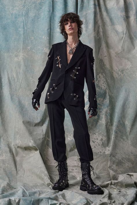 Punk Outfits Men, Prefall 2023, Gothic Fashion Men, Punk Style Outfits, Punk Men, Pre Fall 2023, Goth Guys, High Fashion Men, Cyberpunk Fashion