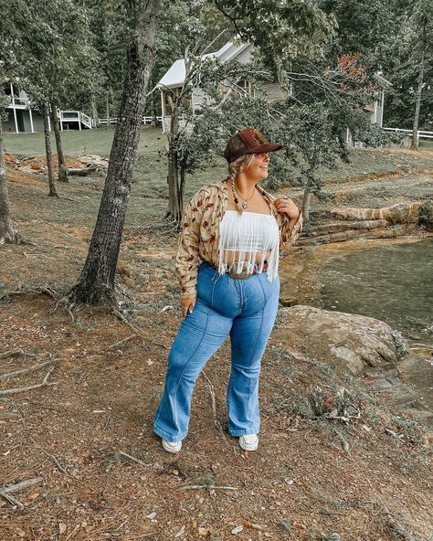 face to face with my playlist @rockthesouth outfit details: hat- @thebrandednickel longsleeve- thrifted tank- @sheinofficial jeans- @fashionnova shoes- @heydude belt- @kenlyn.904 belt buckle- @sheridanbuckleco earrings- @turquoisereata pearls- @indiancreekbeads pendant- @lujansilver rings- @powwowtrading @wildridesilver @nizhonitradersllc @d.j.bax bag- @alamosaddles #rts #rockthesouth #rockthesouth2024 #biggestpartyinthesouth Casual Western Outfits, Instagram Face, My Playlist, Big G, Face To Face, Country Girl, Western Outfits, Outfit Details, Country Girls