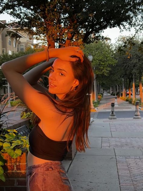 How To Get Golden Hour Pictures, Golden Hour Selfie Poses, Golden Hour Poses, Golden Hour Instagram Pictures, Golden Hour Pics, Aesthetic Golden Hour Photos, Fit Check Aesthetic, Golden Hour Instagram, Golden Hour Pictures