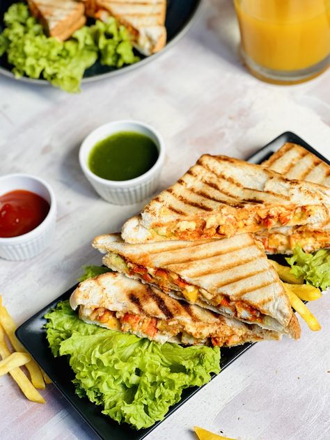 Tandoori Chicken Cheese Sandwiches Tandoori Chicken Sandwich, Tandoori Sandwich, Chicken Tikka Sandwich, Chicken Tandoori Masala, Cold Cut Sandwich, Grilled Tandoori Chicken, Spicy Sandwich, How To Make Cheese Sauce, Chicken Tandoori