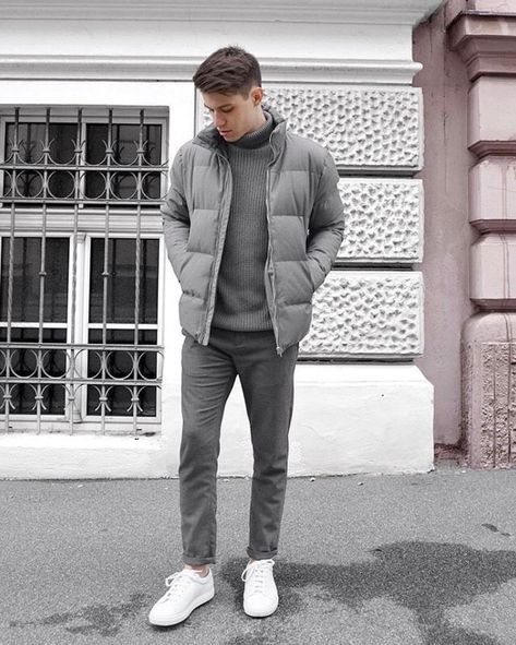 Total Grey Grey Jeans Outfit Men Casual, Grey Jacket Outfit Men, Grey Jeans Outfit Men, Grey Outfit Men, Grey Jacket Outfit, Grey Jeans Outfit, Man Cold, Mens Smart Casual Outfits, Jeans Outfit Men