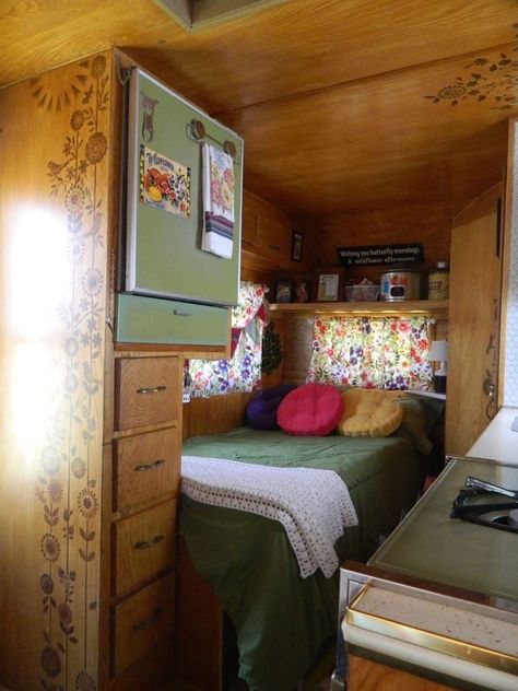 Trailer Park Interior, 70s Camper Interior, Small Travel Trailer Remodel, Small Travel Trailer, Camper Home, Tiny House Camper, Trailer Decor, Camper Trailer Remodel, Travel Trailer Remodel