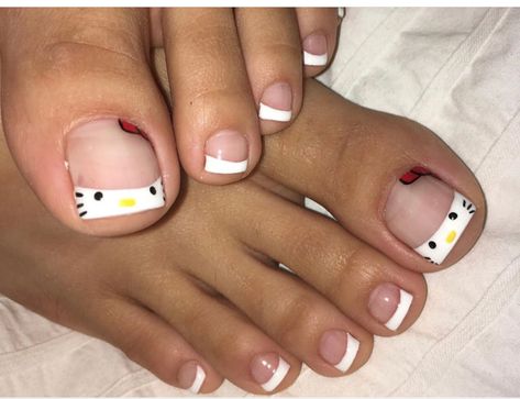 Y2k Toenail Designs, Short Squat Nails, Hello Kitty Toenails, Hello Kitty Pedicure, Y2k Hello Kitty Nails Short, Hello Kitty Nails Acrylic Short, Y2k Pedicure, Y2k Toenails, Hello Kitty Toe Nails