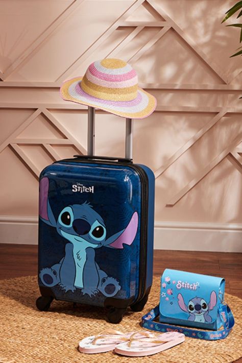 Stitch Cabin luggage for kids Angel And Stitch, Sleepover Room, Lilo And Stitch Characters, Stitch Things, Lilo And Stitch Quotes, Skull Purse, Stitch Toy, Cute Luggage, Stitch Character