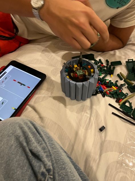 Lego Building Date, Building Legos Aesthetic Couple, Lego Building Aesthetic, Building Legos Aesthetic, Lego Date, Scooby Doo Pictures, Dream Dates, Building Aesthetic, Lego Photo