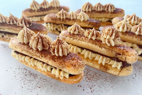 Lady Fingers Dessert, Lamingtons Recipe, Eclairs Recipe, Easy Tiramisu, Mini Dessert Recipes, Eclair Recipe, Mango Dessert Recipes, Dessert Spread, Individual Desserts