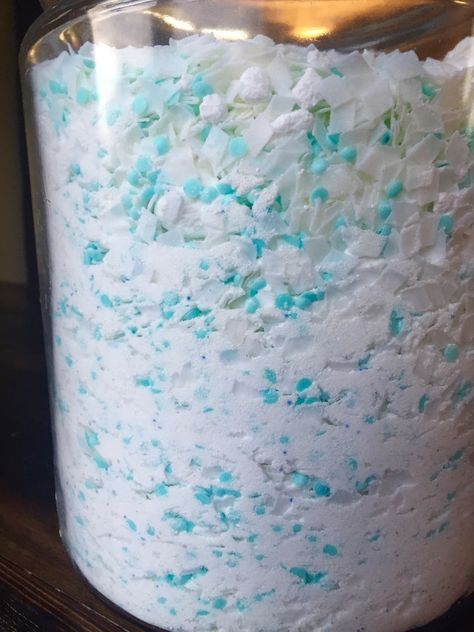 No Grate Powdered Laundry Soap | My Crazy Blessed Life! Diy Laundry Detergent Powder, Homemade Laundry Detergent Powder, Laundry Soap Container, Powder Laundry Soap, Laundry Soap Recipe, Homemade Laundry Detergent Recipes, Diy Laundry Soap, Homemade Detergent, My Dream Come True