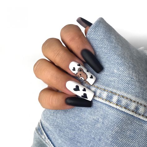 Black And White Valentine Nails, Black Valentines Nails, Disney Acrylic Nails, Nails Love, Bears Nails, Halloween Acrylic Nails, Grunge Nails, Easy Shape, Summer Acrylic Nails