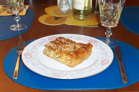 Melitzanopita (Greek Pie Using Eggplant (Aubergine) ) Best Eggplant Recipes, Eggplant Pie, Greek Pie, Best Eggplant Recipe, Japanese Eggplant, Sauteed Eggplant, Aubergine Recipe, Veggie Main Dishes, Phyllo Pastry