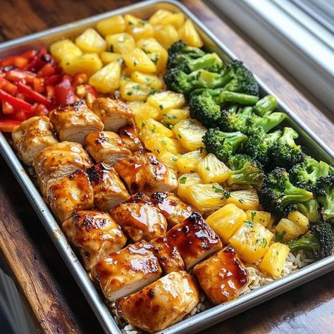 Hawaiian Chicken Sheet Pan Recipes, Hawaiian Sheet Pan Chicken Dinner, Hawaiian Chicken Sides, Hawaiian Chicken Sheet Pan Dinner, Sheet Pan Meal Prep Healthy, Sheet Pan Hawaiian Chicken, Sheetpan Chicken Dinner, Teriyaki Chicken Sheet Pan Dinner, Hawaiian Sheet Pan Chicken