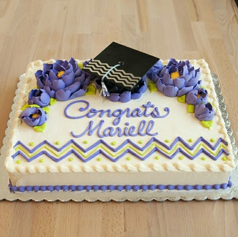 Graduation Sheet Cake Ideas, Graduation Sheet Cakes, Sheet Cake Ideas, Graduation Cake Designs, Graduation Cake Ideas, Grad Cakes, Floral Graduation Party, Graduation Party Desserts, Backyard Graduation Party