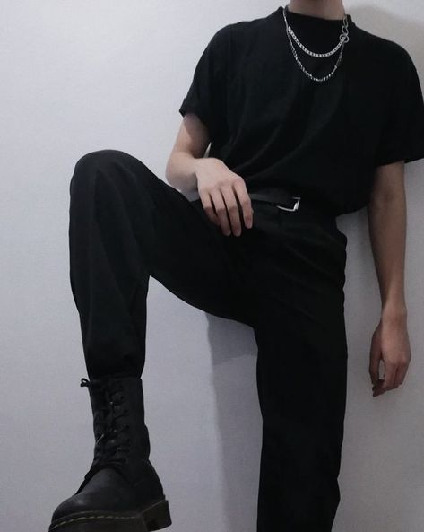 Retro Grunge Aesthetic Outfit, Grunge Outfits Men, Aesthetic Outfits Men, Tomboy Style Outfits, Swaggy Outfits, Streetwear Men Outfits, Men Fashion Casual Outfits, Tomboy Fashion, Edgy Outfits