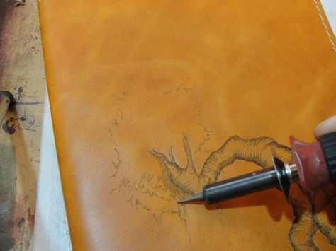 How to bind and burn a leather book. Leather Burning Designs, Leather Burning, Art Du Cuir, Leather Tutorial, Bookbinding Tutorial, Pagan Crafts, Leather Book Covers, Leather Designs, Bookmaking