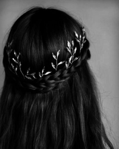 :: Silver Hair Accessory, Isabelle Lightwood, Black Hair Color, Long Black Hair, Hair Color For Black Hair, 가을 패션, Black Wedding, Silver Hair, Long Black