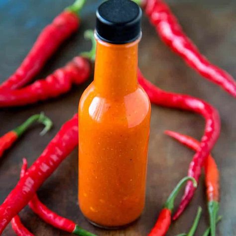 Make Hot Sauce, Cayenne Pepper Recipes, Bbq Wings Recipe, Cayenne Pepper Sauce, Pepper Sauce Recipe, Sauce Au Poivre, Homemade Hot Sauce, Hot Sauce Recipes, Paste Recipe