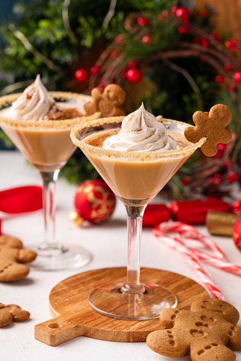 The Perfect Gingerbread Martini Christmas Expresso Martinis, Christmas Cocktails Gingerbread, Sugar Cookie Martini With Rumchata, Egg Nog Martini Recipe, Cookie And Cocktail Party, Ginger Bread Cocktail, Holiday Brunch Cocktails, Ginger Bread Martini, Pretty Christmas Cocktails