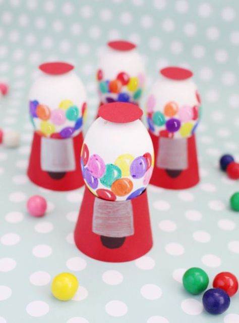 Want something totally different and whimsical for your Easter eggs this year? Try making a wee gumball machine following the instructions from A Joyful Riot. Easter Egg Competition Ideas, Galaxy Easter Eggs, Easter Egg Decorating Ideas, Egg Decorating Ideas, Unique Easter Eggs, Holiday Mason Jar, Gumball Machines, Creative Easter Eggs, Easter Egg Designs