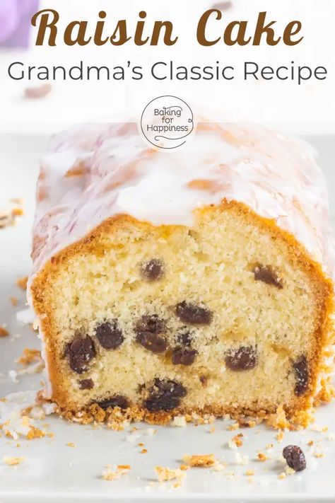 Raisin cake. Sounds rather dull at first, doesn't it? But it's not boring at all! Because grandma's cake with raisins is moist & fruity. Cinnamon Raisin Cake, Raisin Cake Moist, Raisin Pound Cake Recipe, Raisin Cake Recipe, Cake With Raisins, Raisin Cake, Cake Land, Chocolate Raisins, Raisin Recipes