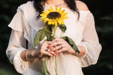 Pose Reference Holding Flower, Holding Flowers Pose Reference Drawing, Holding A Flower Pose, Holding Object Pose, Person Holding Flowers Drawing Reference, People Holding Flowers, Person Holding A Flower, Holding Flowers Pose Reference, Person Holding Flowers