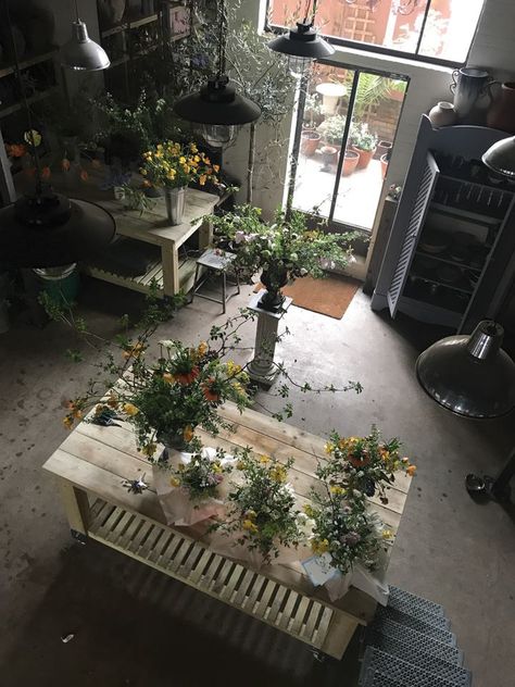 Flower Atelier, Florist Studio Workspace, Florist And Coffee Shop, Flower Farm Workspace, Dark Florist Shop Aesthetic, Working In A Flower Shop Aesthetic, Flowershop Aesthetic Exterior, Florist Studio, Home Flower Arrangements