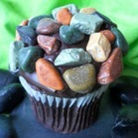 Rock Cupcakes, Croods Party, Climbing Party, Rock Climbing Party, Money Party, Rock Birthday, Dark Chocolate Frosting, Chocolate Rocks, Rock Cake