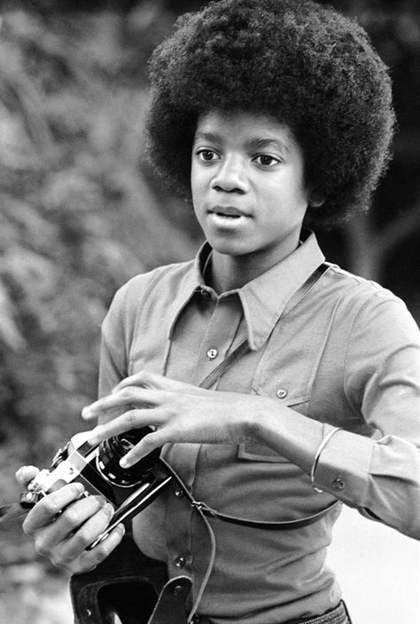 Young Michael Jackson, Holding A Camera, Hugh Laurie, Joseph Jackson, King Of Pop, Helena Bonham Carter, Jackson Family, Jackson 5, The Jacksons